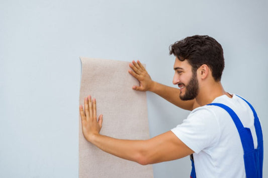 Comment poser du papier peint : guide pas à pas