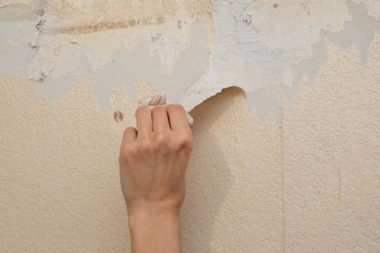 Comment décoller du papier peint sur placo sans abîmer ?