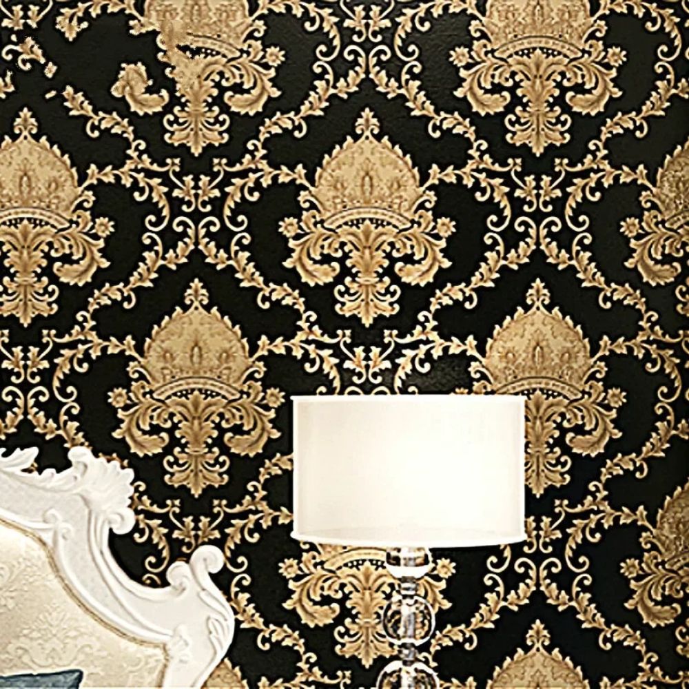 Papier peint motif noir et or baroque
