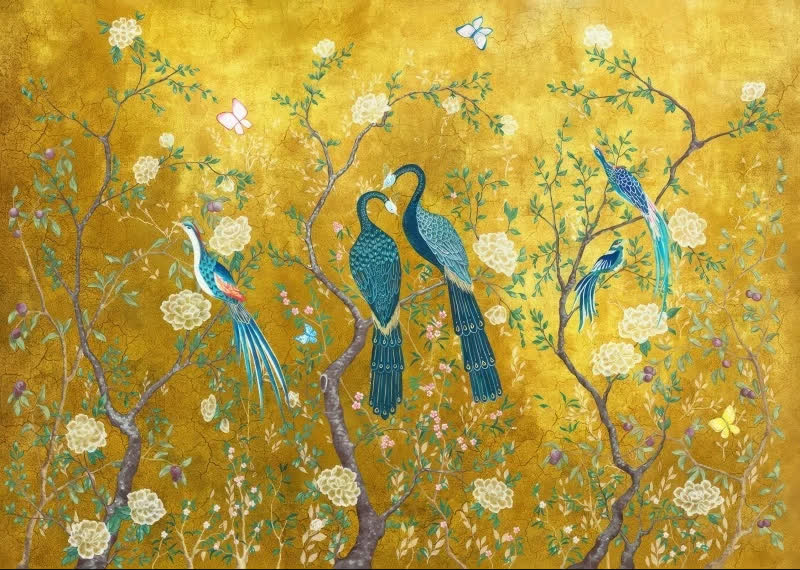 Papier peint paon fond dore motif