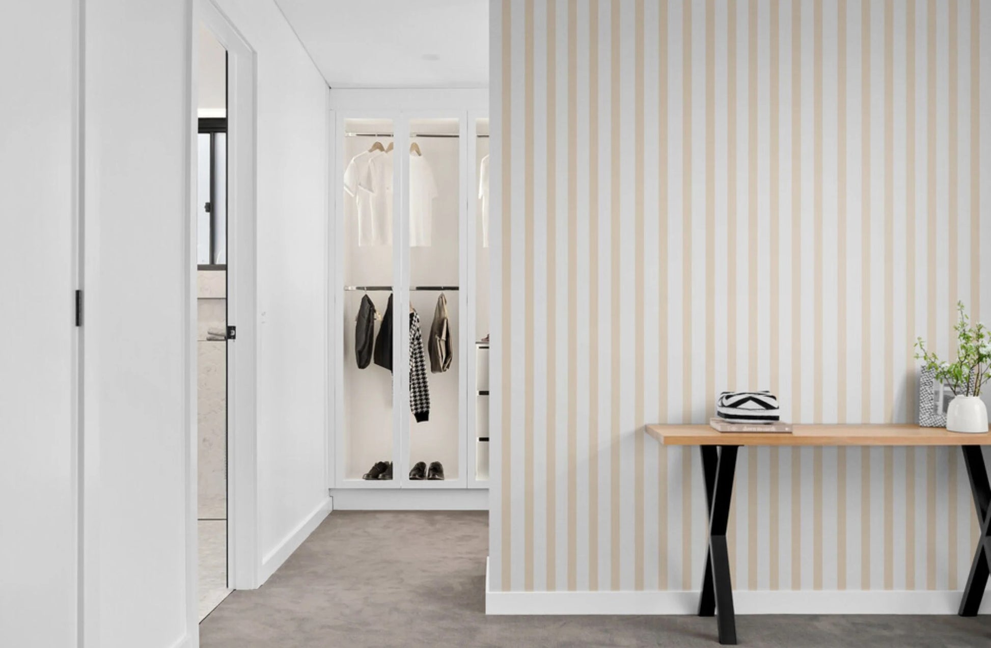 Papier peint rayures beige deco chambre
