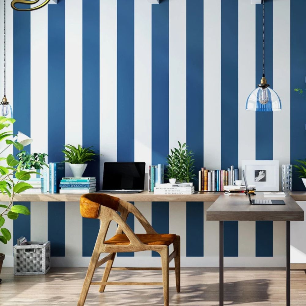 Papier peint rayures bleu marine